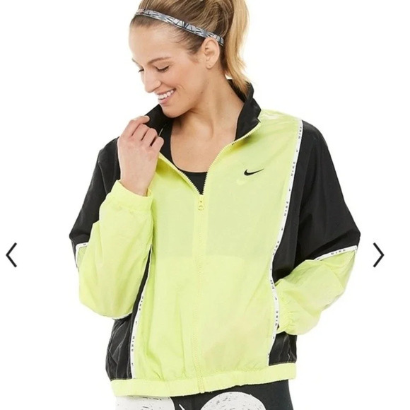 Nike Jacket Sportswear Windbreaker Full Zip Jacket Limelight Green Black XS - Picture 2 of 10